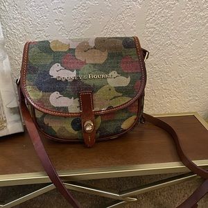 Authentic Dooney & Bourke crossbody